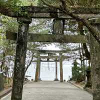 「須磨海水浴場：夕陽美景、赭紅鳥居，感受大自然的威能」