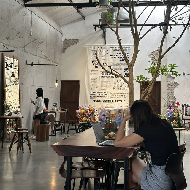 LOT 89 Cafe RAYONG 