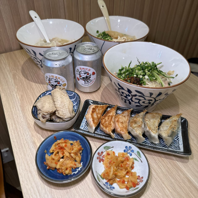 皮薄餡靚手工餃．特色小食夠惹味