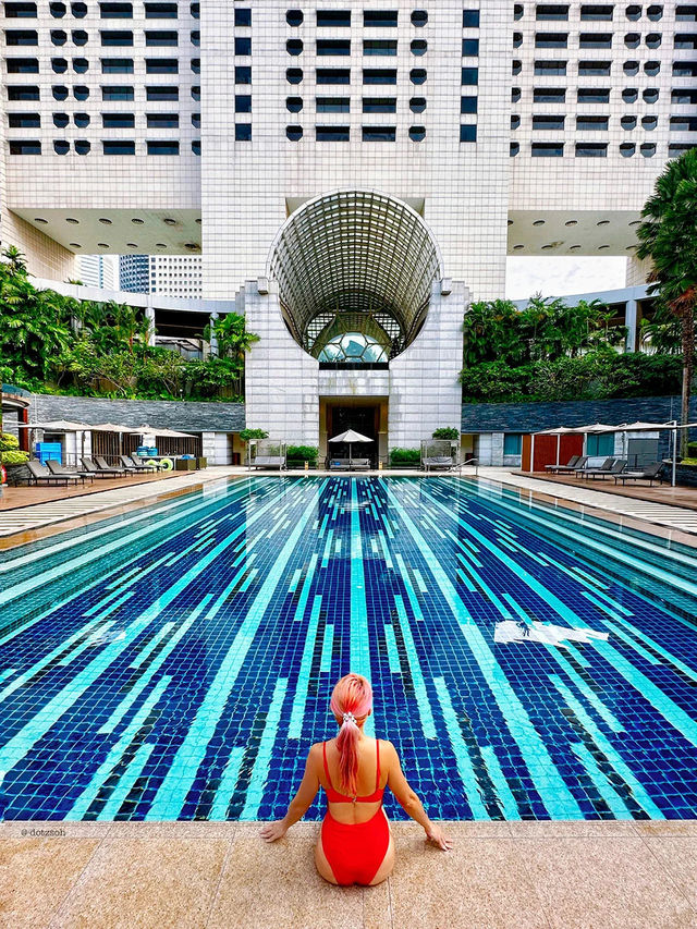 The best hotel bathtub view in Singapore 🛁🇸🇬