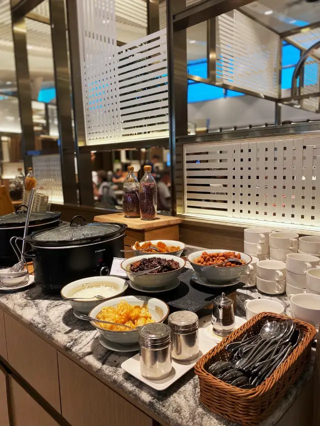Buffet breakfast before departing 😁