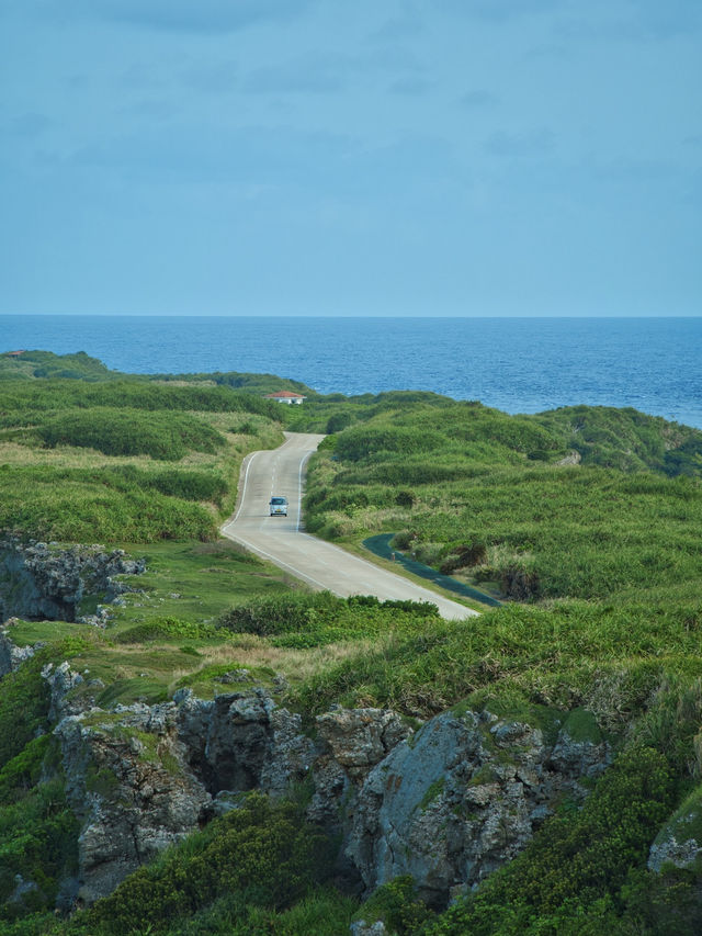 【沖縄】灯台の方を見る絶景