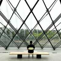 玻璃金字塔-自然、藝術、環保相結合美術館