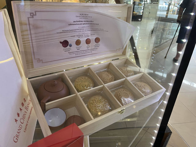 ขนมไหว้พระจันทร์ของโรงแรม Grand China Bangkok