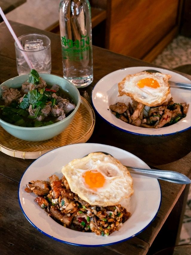 กะเพรารสเด็ด สองวังกะเพราคลาสสิก ทีเด็ดอุดรฯ 🍛