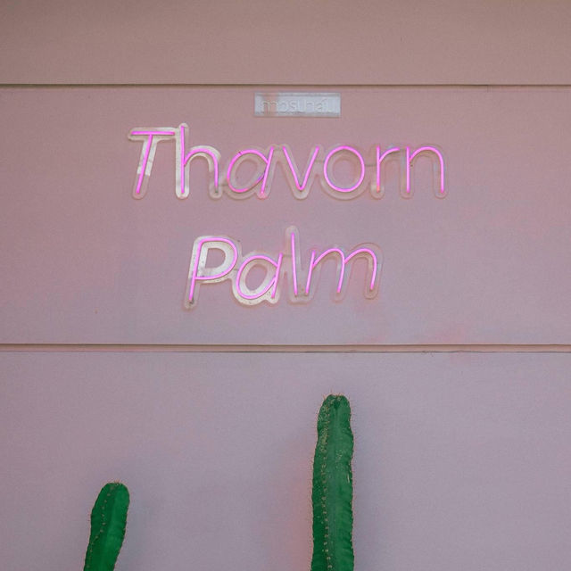 Thavorn Palm Beach's Petting Zoo