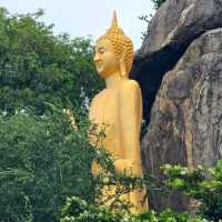 วัดเขาตะเกียบ