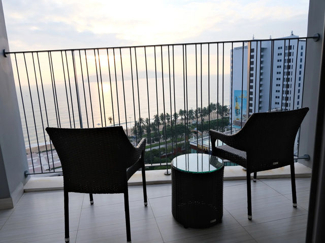 Holi Panorama โรงแรมวิวทะเลแบบจึ้งมาก 🌴✨