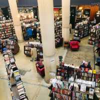la 뜻밖의 포토존 , 더 라스트 북스토어(the LAST BOOKSTORE) 📚