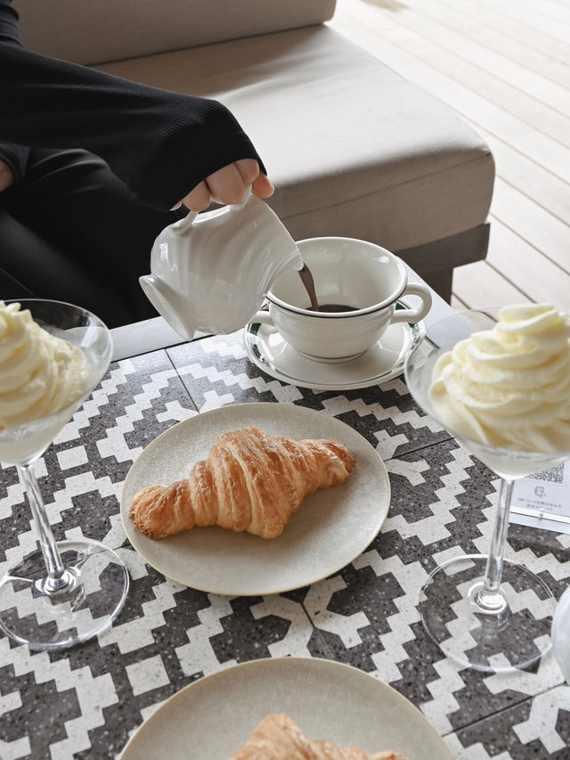【自由が丘】クロワッサンをホットチョコレートにディップするショコラショー🥐🍫