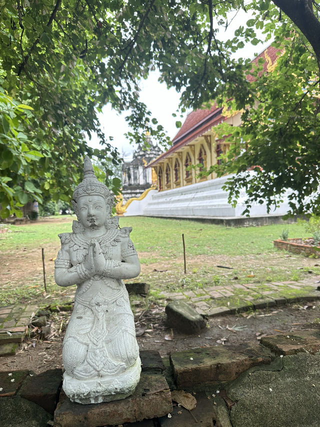 📍"วัดพระยืน" วัดเก่าแก่คู่บ้านคู่เมืองหริภุญชัย