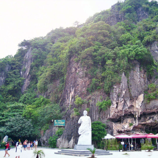 Where to find a scenic island view in Vietnam