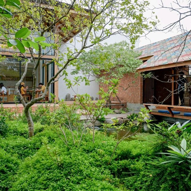 Chirp cafe & chat space คาเฟ่เรือนไทยแบบมินิมอล