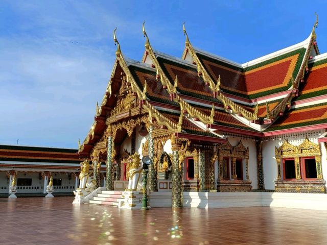 สักการะพระธาตุเชิงชุม คู่บ้านคู่เมืองสกลนคร