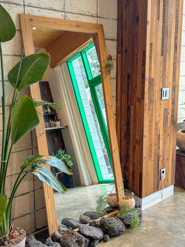 조용히 시간 보내기 좋은 ‘카페 퍼즈’