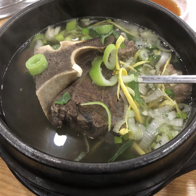 【韓国】羅州コムタンの代表的な『Naju Gomtang Hayanjip』