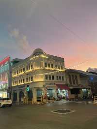 Chino town at ที่พักราคาหลักร้อย 📍Old town Phuket
