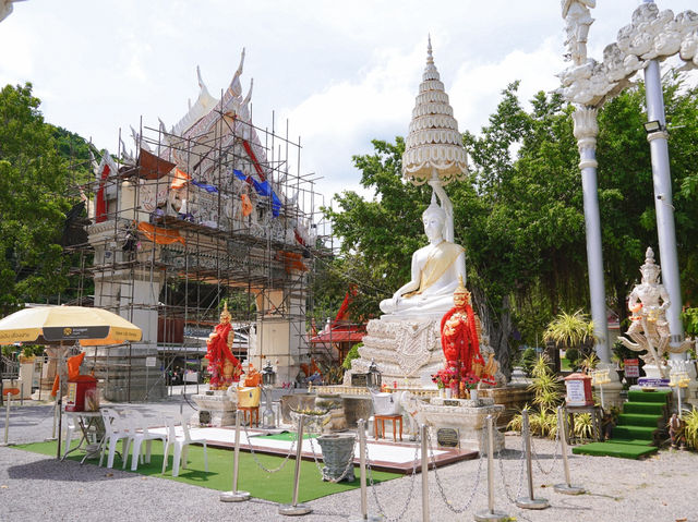 วัดข่อย  จ.เพชรบุรี 