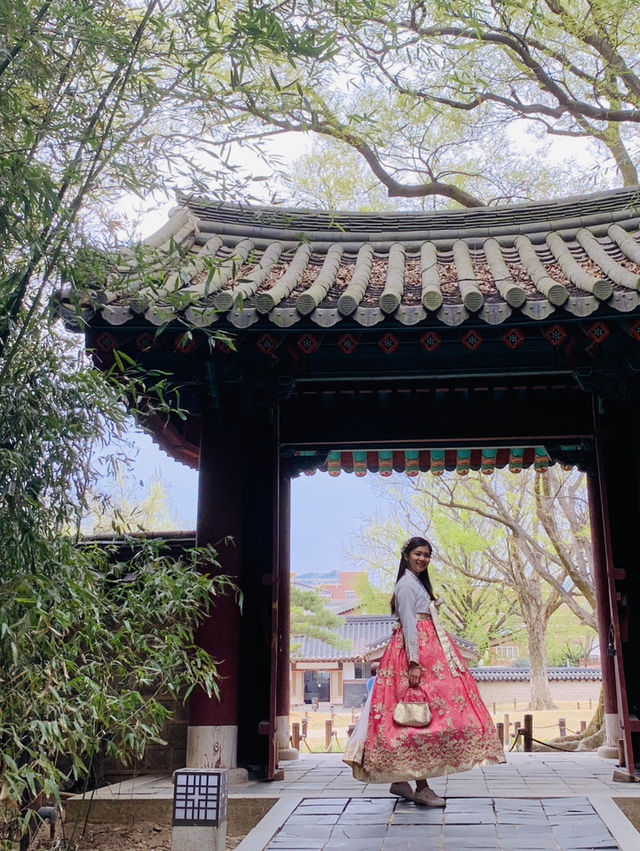 Stepping Back in Time: Hanbok Experience at Gyeonggijeon on a Gloomy Day
