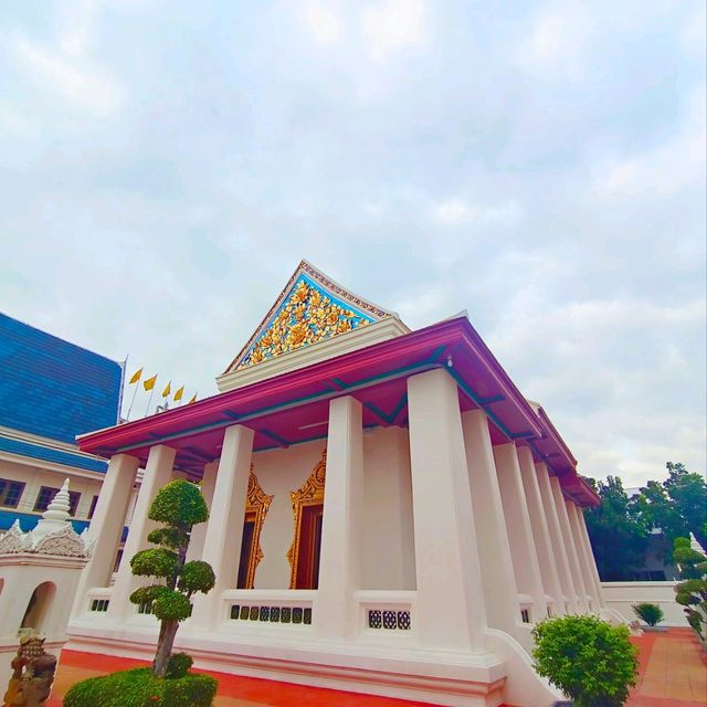 ไหว้ "พระเเซกคำ" เเห่งวัดคฤหบดี