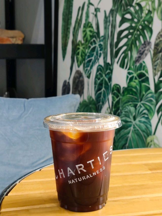 CHARTIES Cafe คาเฟ่ย่านเมืองนนทบุรี