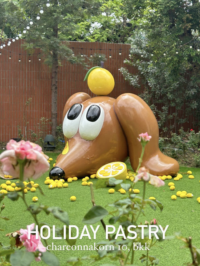 เจ้าหมา Wednesday บุก HOLIDAY PASTRY 🐶✨