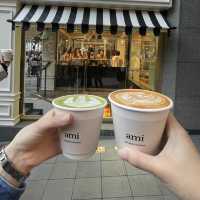 今話題の"Le Café AMI"
