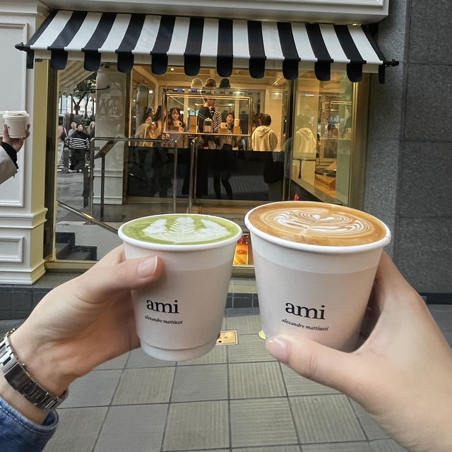 今話題の"Le Café AMI"