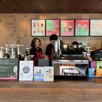 Starbucks เปิดใหม่ต้อนรับวันคริสต์มาส 