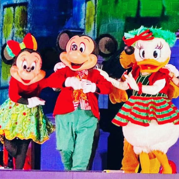 Magical: Christmas season with Disney’s Holiday Parade at Magic Kingdom Orlando 🇺🇸