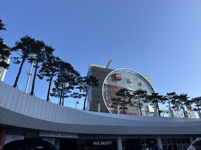 🌟 探索首爾的浪漫之旅：星空圖書館一日遊 📚✨