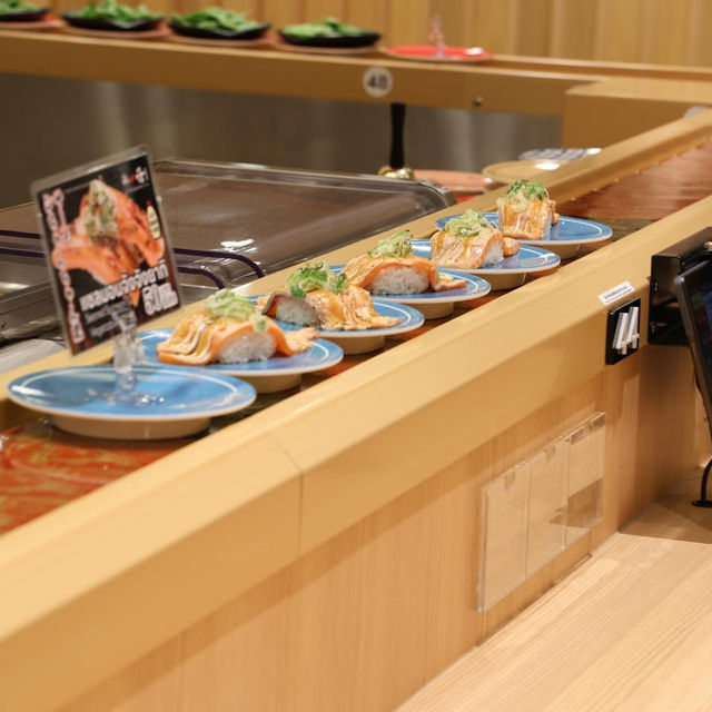ซูชิสายพานอันดับ 1 จากโตเกียว Katsu Midori