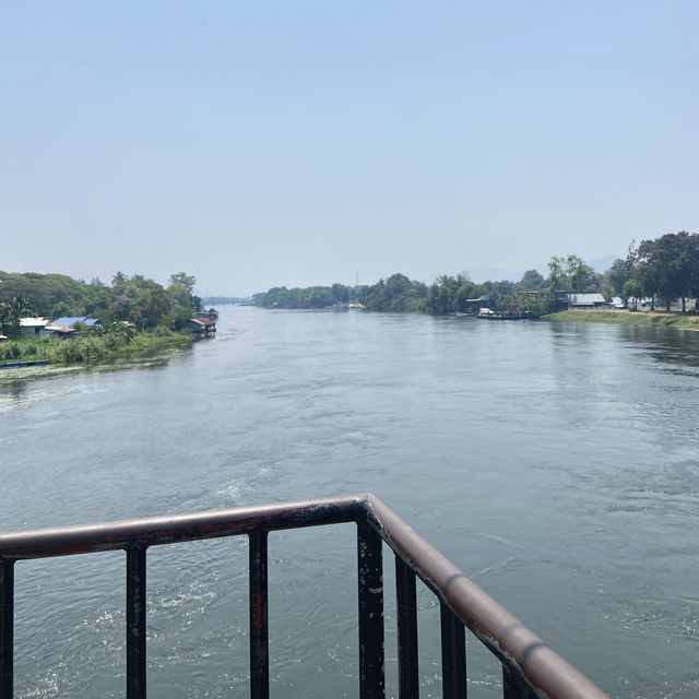 สะพานข้ามแม่น้ำแคว กาญจนบุรี