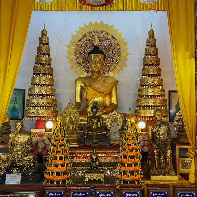 ไหว้หลวงพ่อทันใจ วัดถ้ำเชียงดาว - เชียงใหม่