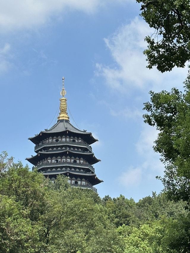 🌅 West Lake Hangzhou: A Dreamy Escape into China’s Most Beautiful Scenery 🏞️ 