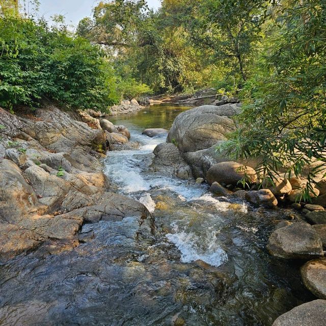 ตรอกนอง น้ำตกสวยแห่งเมืองจันทบุรี