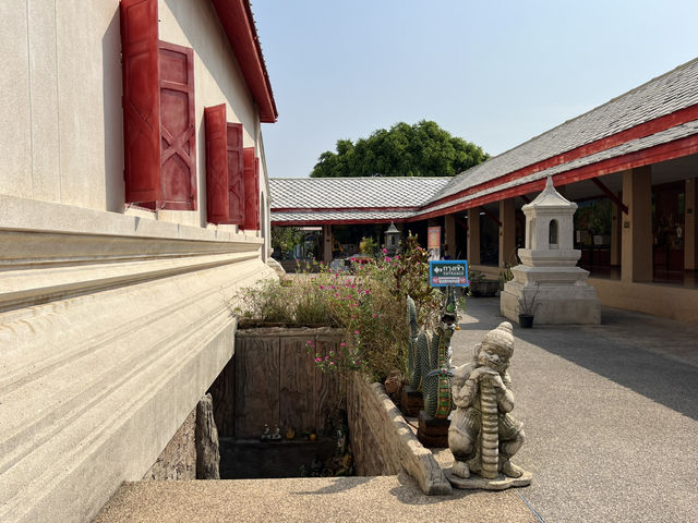 ลอดโบสถ์ วัดพระยาสุเรนทร์