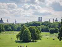 慕尼黑英國公園（Englischer Garten）－探索城市中的綠色天堂🍃🌳，每一步都是與自然親密接觸的體驗📸✨
