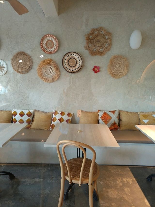 A Beautiful Solo Café Retreat