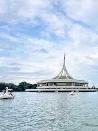 ปั่นเรือเป็ด นั่งปล่อยจอย ชมสวนหลวง ร.๙