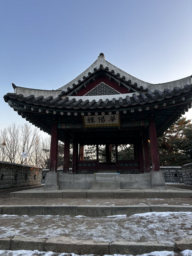 가을 갈대밭과 겨울 설경이 포토존으로 인기인 화양루🇰🇷