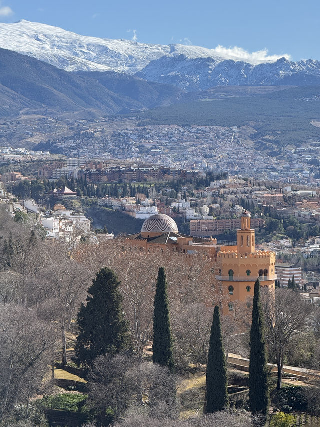 Limited-time snow cap on mountains in Granada during the winter