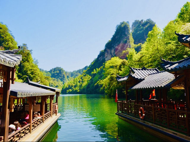 Mirror to the Sky: Baofeng Lake's Stunning Beauty