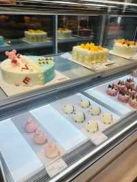 款式種類很多的麵包店🧁