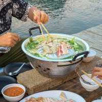 นอนเรือนแพคนละ 450 บาท บรรยากาศชิลสุดๆ 🇱🇦💦
