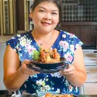 ร้านอาหารไทย ฝีมือรถดั้งเดิม กับร้านอรุณ