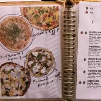 週二小約會——台北民生社區「好時光披薩」溫馨小店