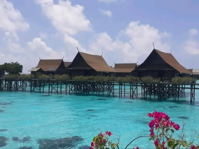 "Sipadan Kapalai Dive Resort – A Unique Overwater Diving Paradise"