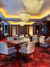 The Shanghai Marriott Marquis Hotel City Centre, easily accessible, luxury yet comfortable. 