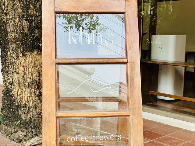 Indulge with coffee for a while at Khna
